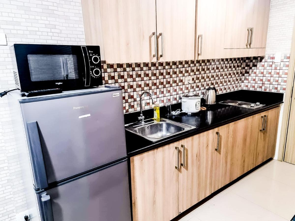 Sabina'S One Bedroom Condo At Shore Tower C Μανίλα Εξωτερικό φωτογραφία